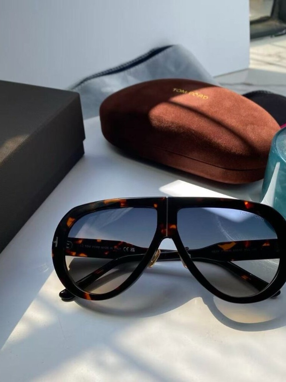 Tom Ford Tortoiseshell Aviator Sunglasses with Gradient Brown Lenses